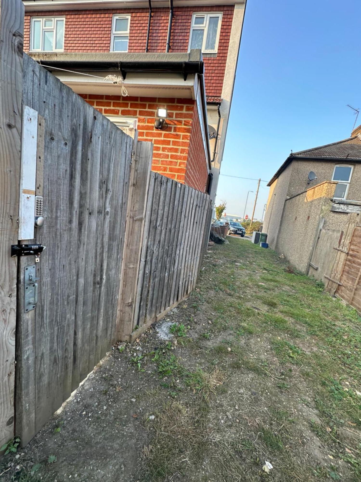 Luxury Ensuite Studio In Crayford Dartford Bexley London With Full Kitchen And Side Garden Alleyway Entrance Erith Ngoại thất bức ảnh