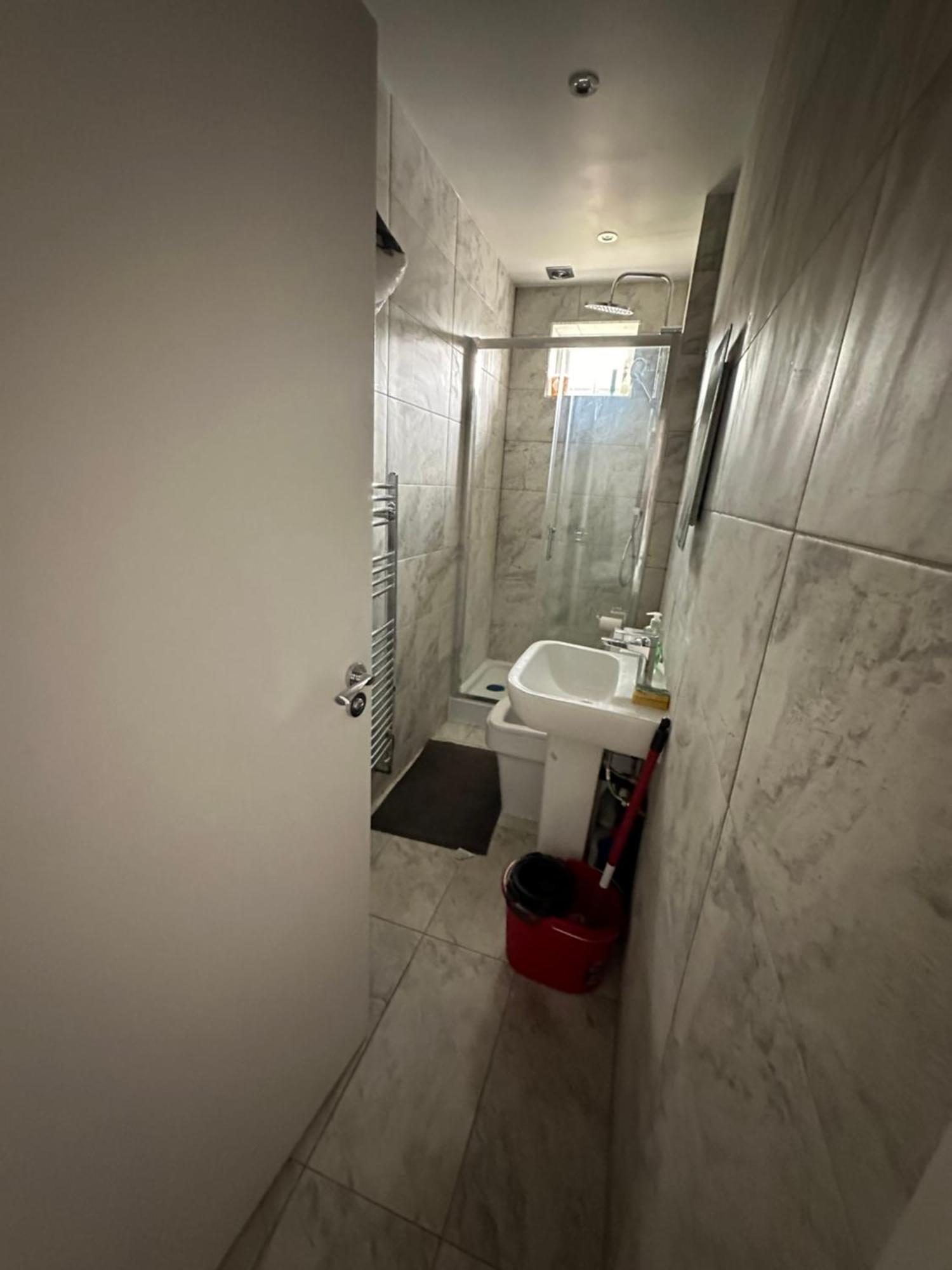 Luxury Ensuite Studio In Crayford Dartford Bexley London With Full Kitchen And Side Garden Alleyway Entrance Erith Ngoại thất bức ảnh