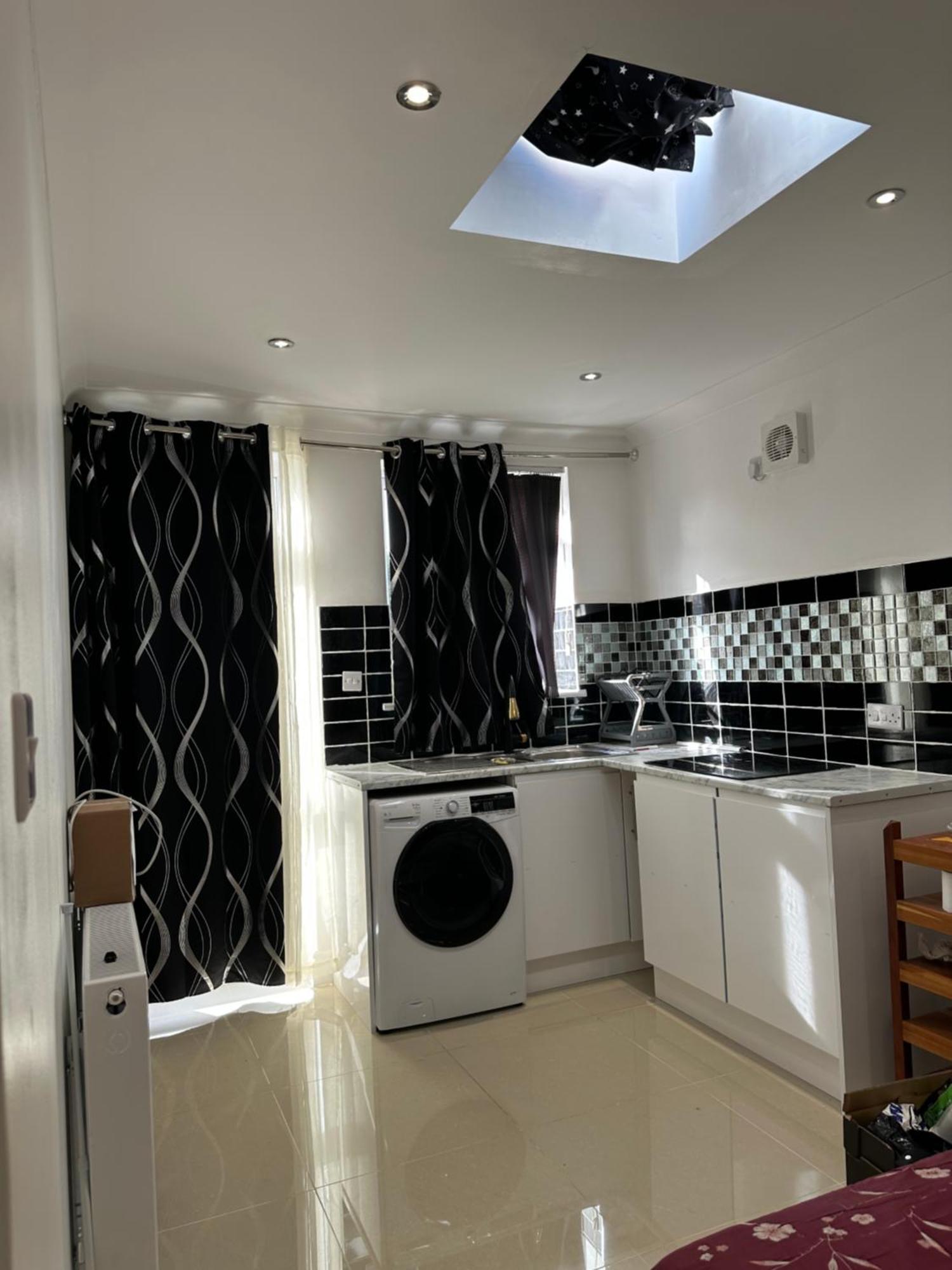 Luxury Ensuite Studio In Crayford Dartford Bexley London With Full Kitchen And Side Garden Alleyway Entrance Erith Ngoại thất bức ảnh